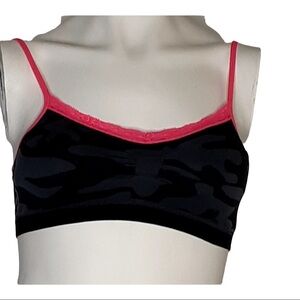 No Boundaries camo sports bra sz medium